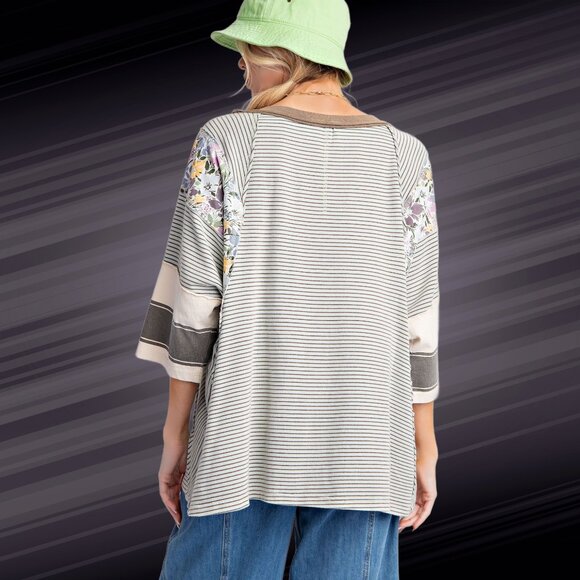 EASEL “Great Vibes” Mixed Print Relaxed & Stretchy Fit Top Defined Seams Details - Picture 3 of 16